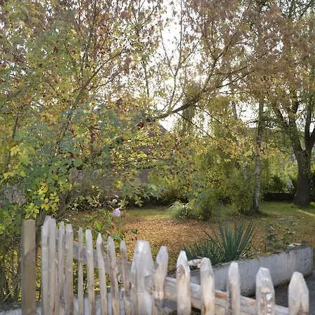 Au Bord De L'ile Holiday home *